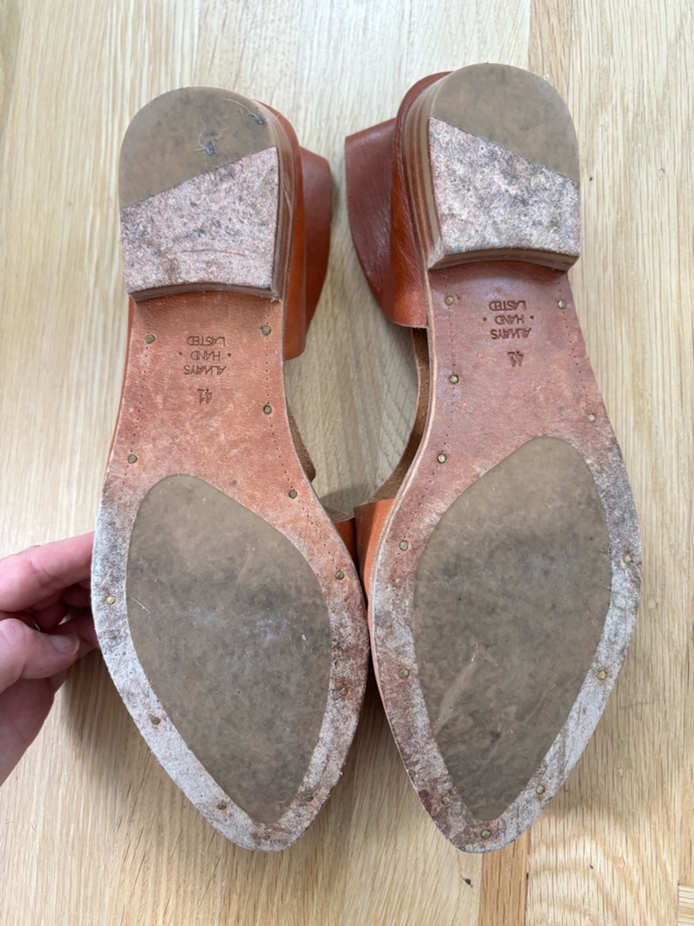 Sevilla Smith Sandy shoes — Women's Slip-On Leather Flats in Tan Brown - Picture 5 of 5